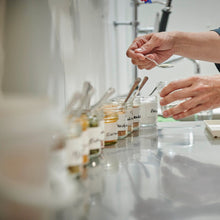 Laden Sie das Bild in den Galerie-Viewer, 23. Oktober 2025, 18h Führung: Senf Tasting & Senf selber machen - 1 Person