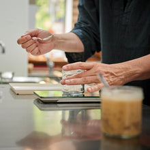 Laden Sie das Bild in den Galerie-Viewer, 23. Oktober 2025, 18h Führung: Senf Tasting & Senf selber machen - 1 Person