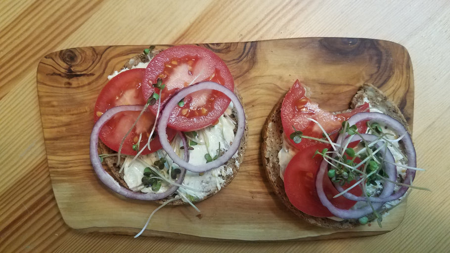 SENF-REZEPT: Schnelles Brot mit Knuspriger Senfbutter - "Knusprige Pixie"